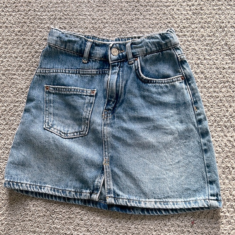Zara Denim / Jean Skirt - Like New